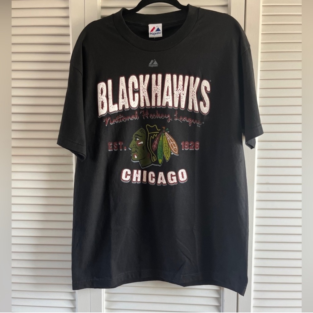 Majestic NHL Chicago Blackhawks Ice Hockey Team Shirt Size Large NWT